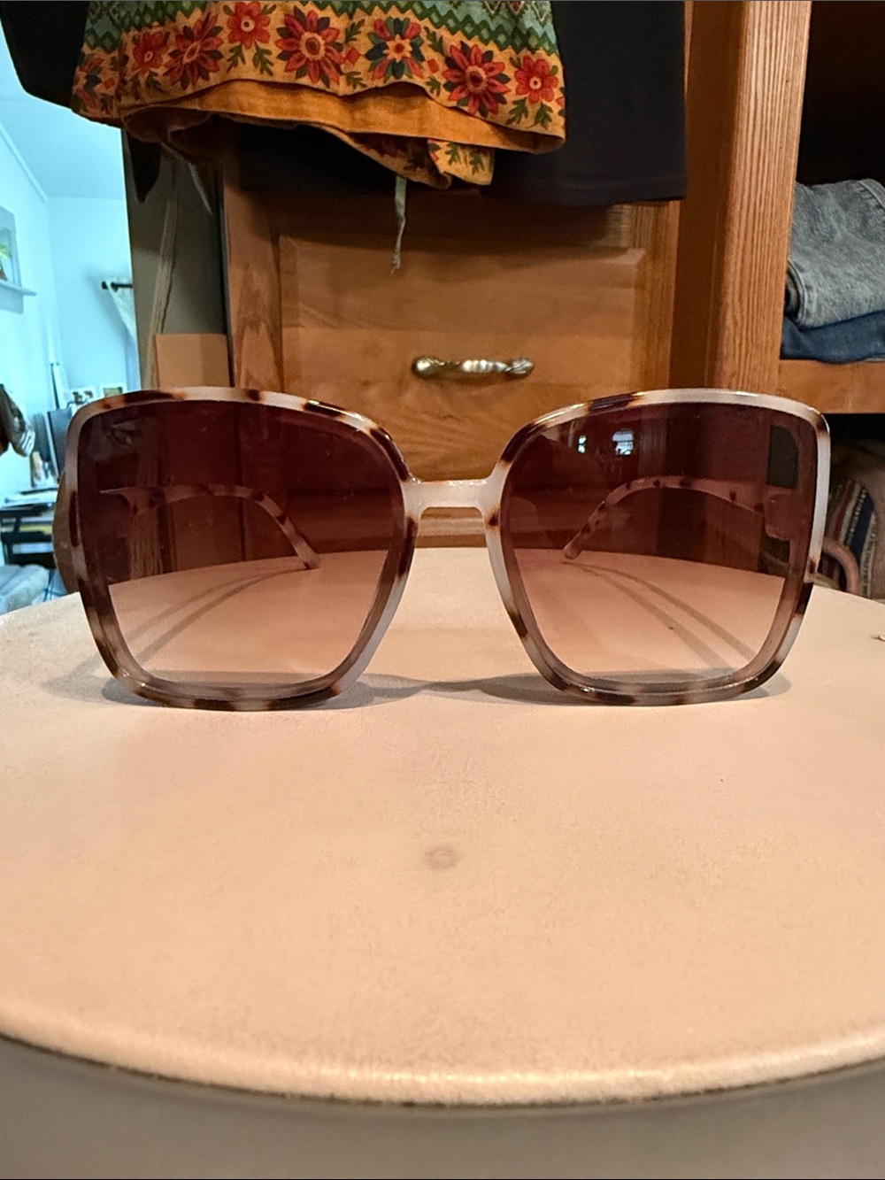 Women’s Oversized Square Sunglasses in Gradient Brown